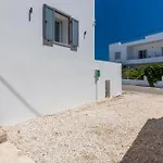 Island Dreams * Adamantas (Milos)