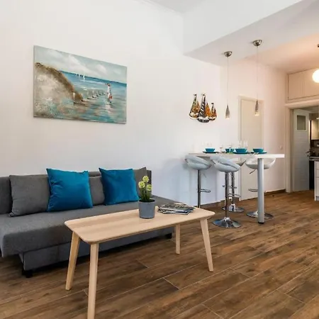 Island Dreams Apartment