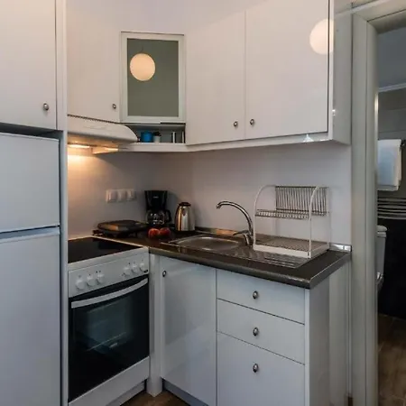 Island Dreams * Adamantas (Milos)