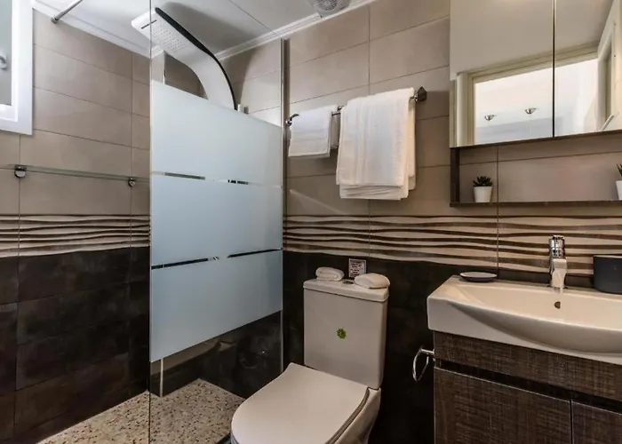 Island Dreams Adamantas (Milos)